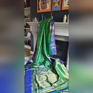 NEXT TO NEW REAL TISSUE & ZARI KANJIVARAM . A STATEMENT PIECE